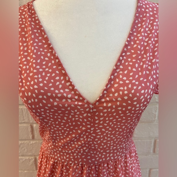 V-neck dress with butterfly sleeves and ruffle tiered skirt. Size small. - Picture 3 of 9